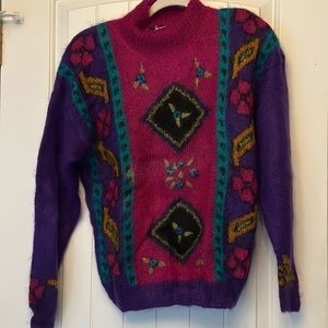 Woman’s Sweater Medium